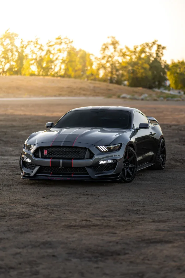 2021 Ford Mustang — photo 1 of 3